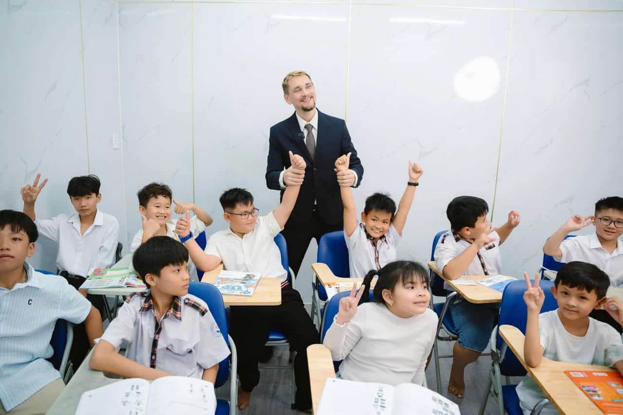 Lớp học tiếng Anh giao tiếp cho trẻ em tại Chơn Thành