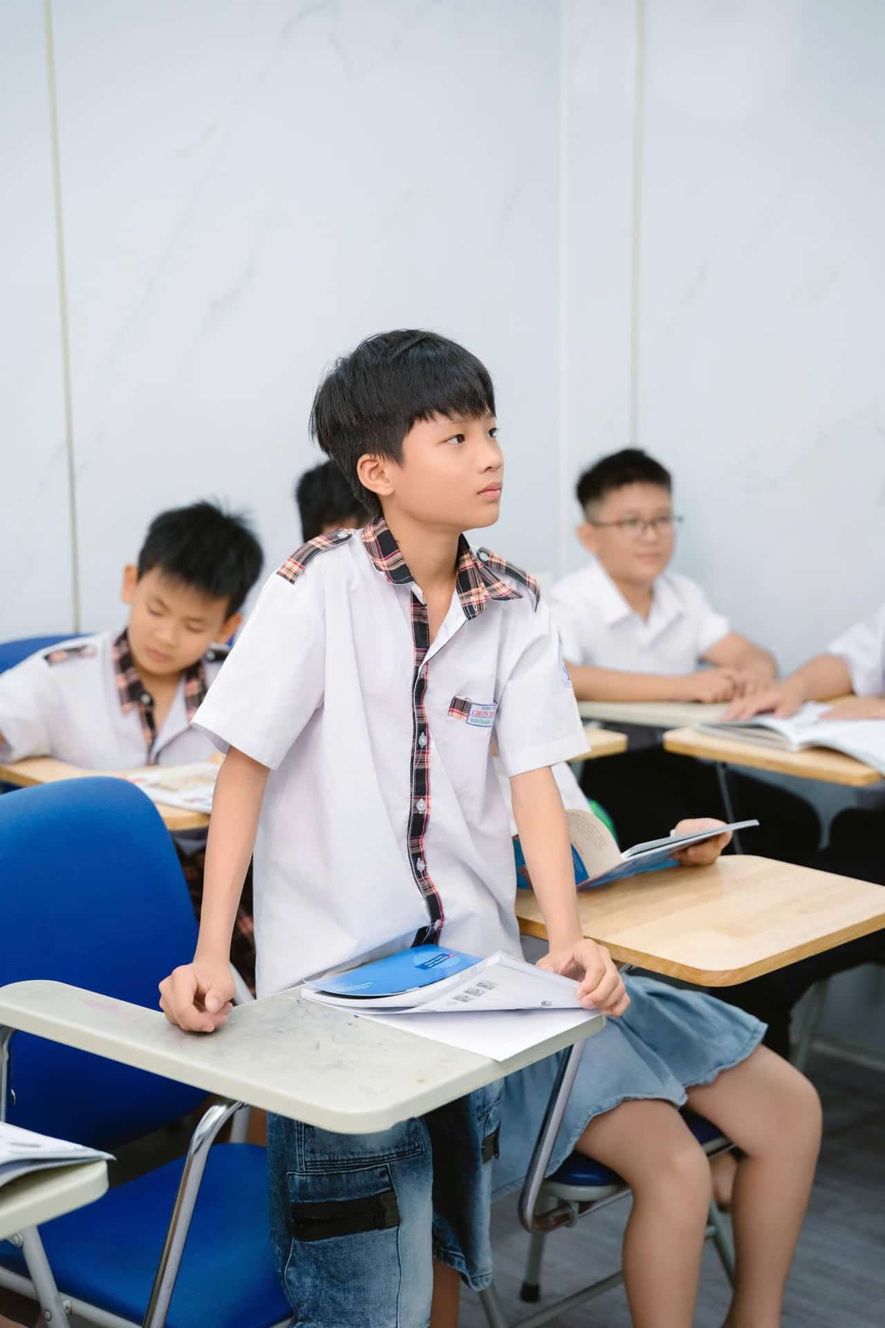 Nụ cười học sinh trong giờ tiếng Anh vui vẻ tại Chơn Thành